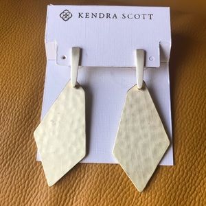 Kendra Scott hammered design GIA gold earrings
